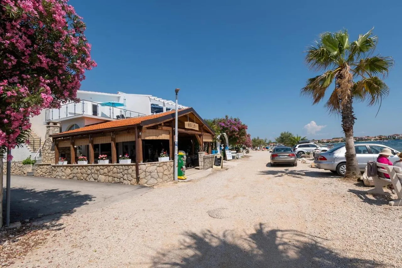 Apartments By The Sea Vir - 21401